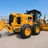 Massive Motoniveladora 913 em Moçambique